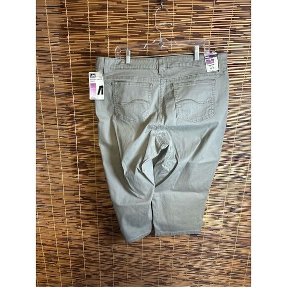 Lee Capris Size 20W Slender Stretch Tan Khaki Capris NWT - Picture 2 of 6